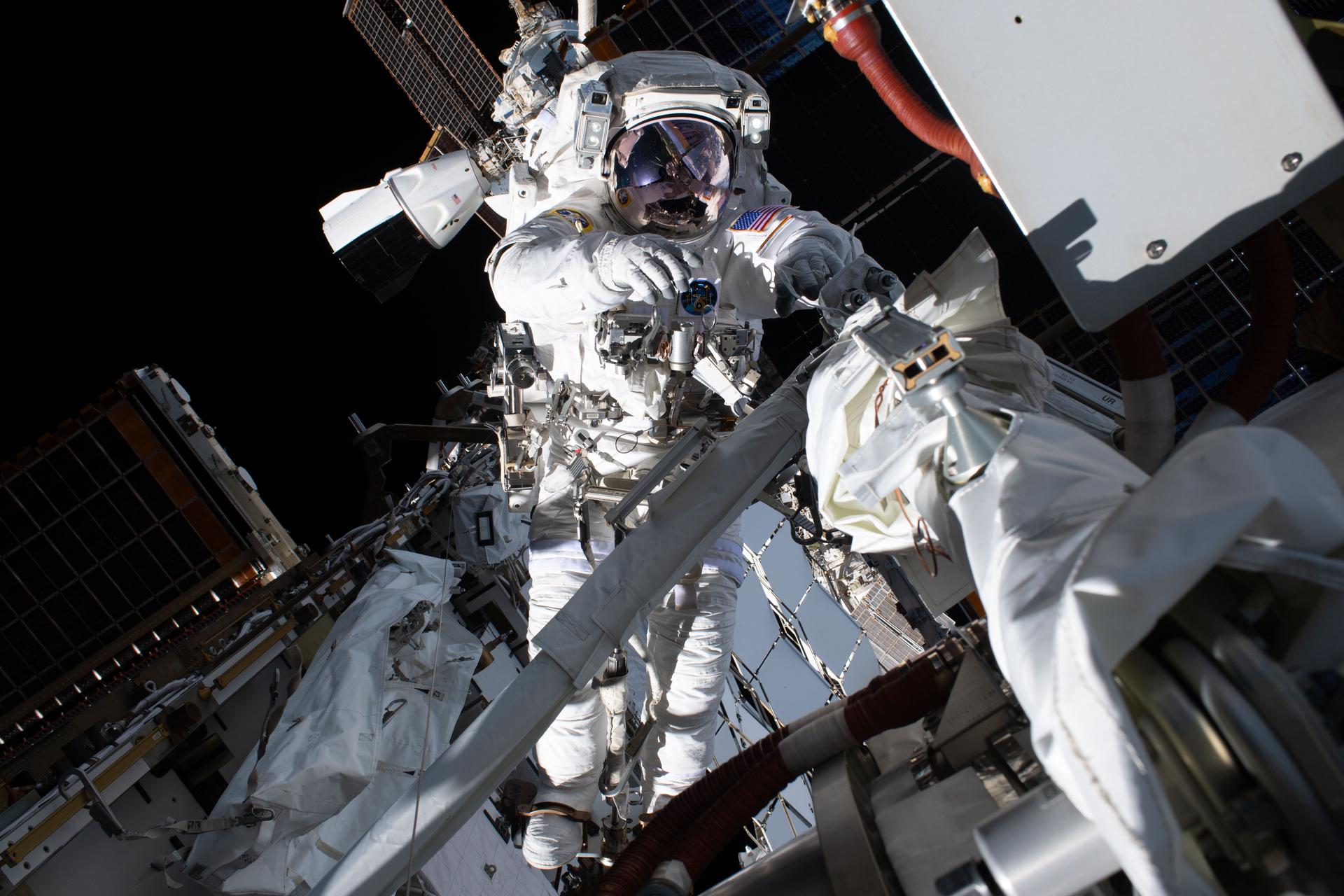 航天图片资料 · NASA astronaut and Expedition 75 flight engineer Anil Menon conducts a spacewalk to prepare the International Space Station for future upgrades to its power system. Menon helped build a modification kit on the station’s Starboard 6 truss segment where a roll out solar array is slated to be installed later this year.