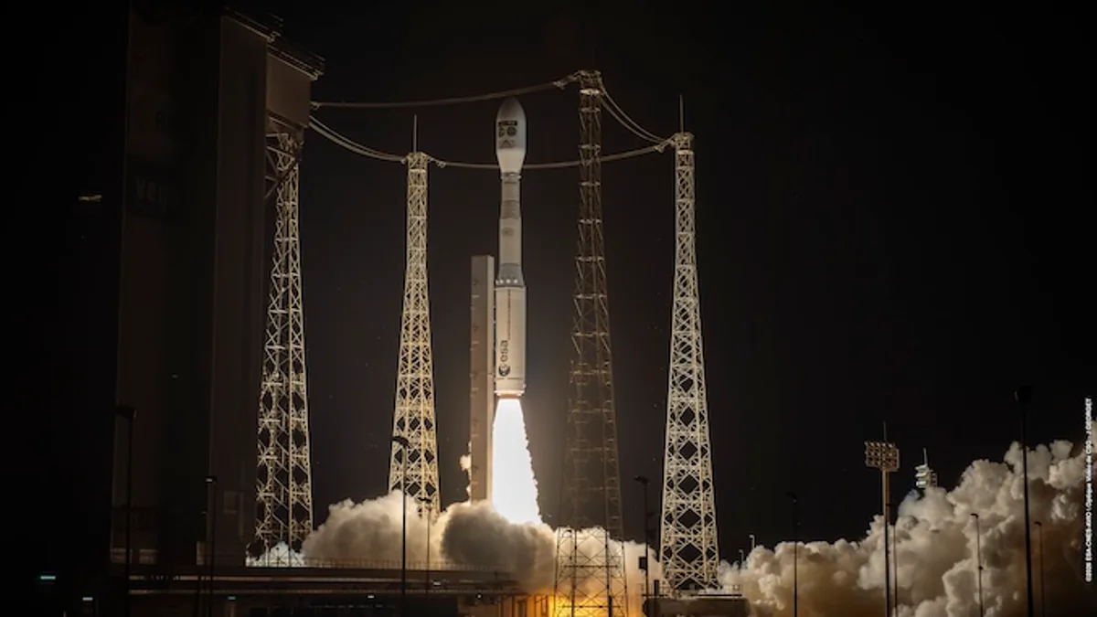 航天图片资料 · Night launch of the Vega-C rocket from the spaceport in Kourou, French Guiana