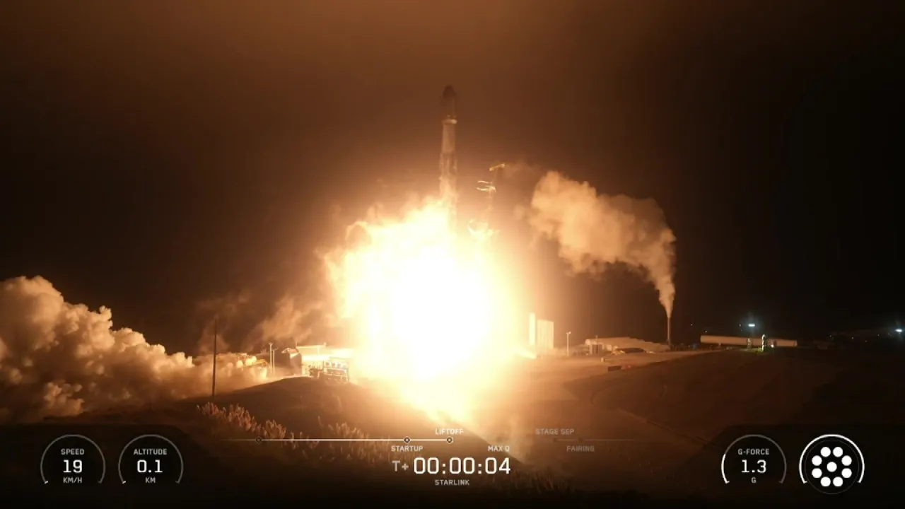 航天图片资料 · SpaceX launch from Vandenberg Space Force Base in Southern California