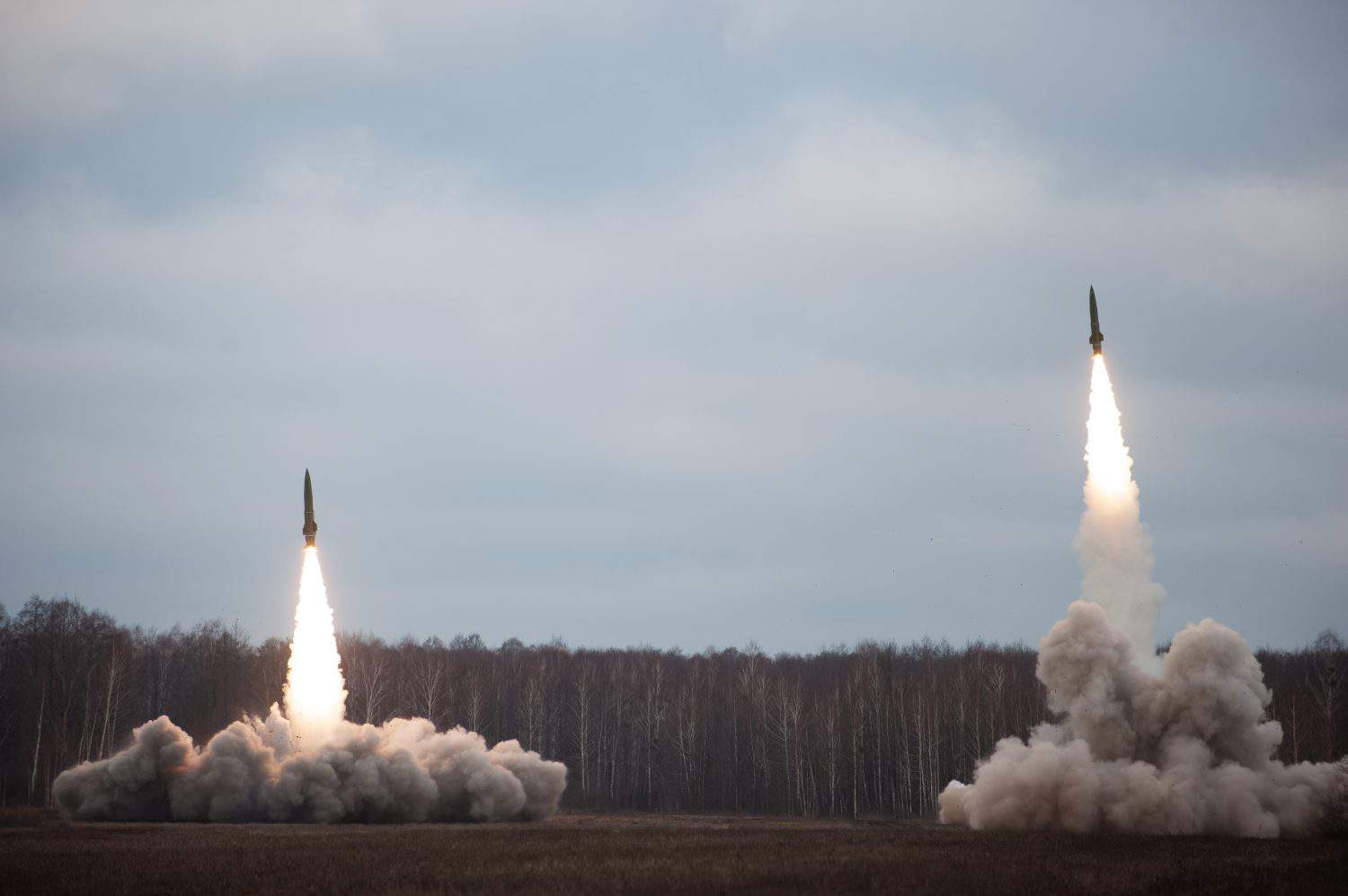 航天图片资料 · Launch of military missiles (rocket artillery) at the firing field during military exercise