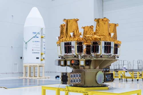 航天图片资料 · 搭载于“世界”号三子级箭体上的5颗微纳卫星 韩国宇宙航空厅、韩国航空宇宙研究院供图（图片严禁转载复制）