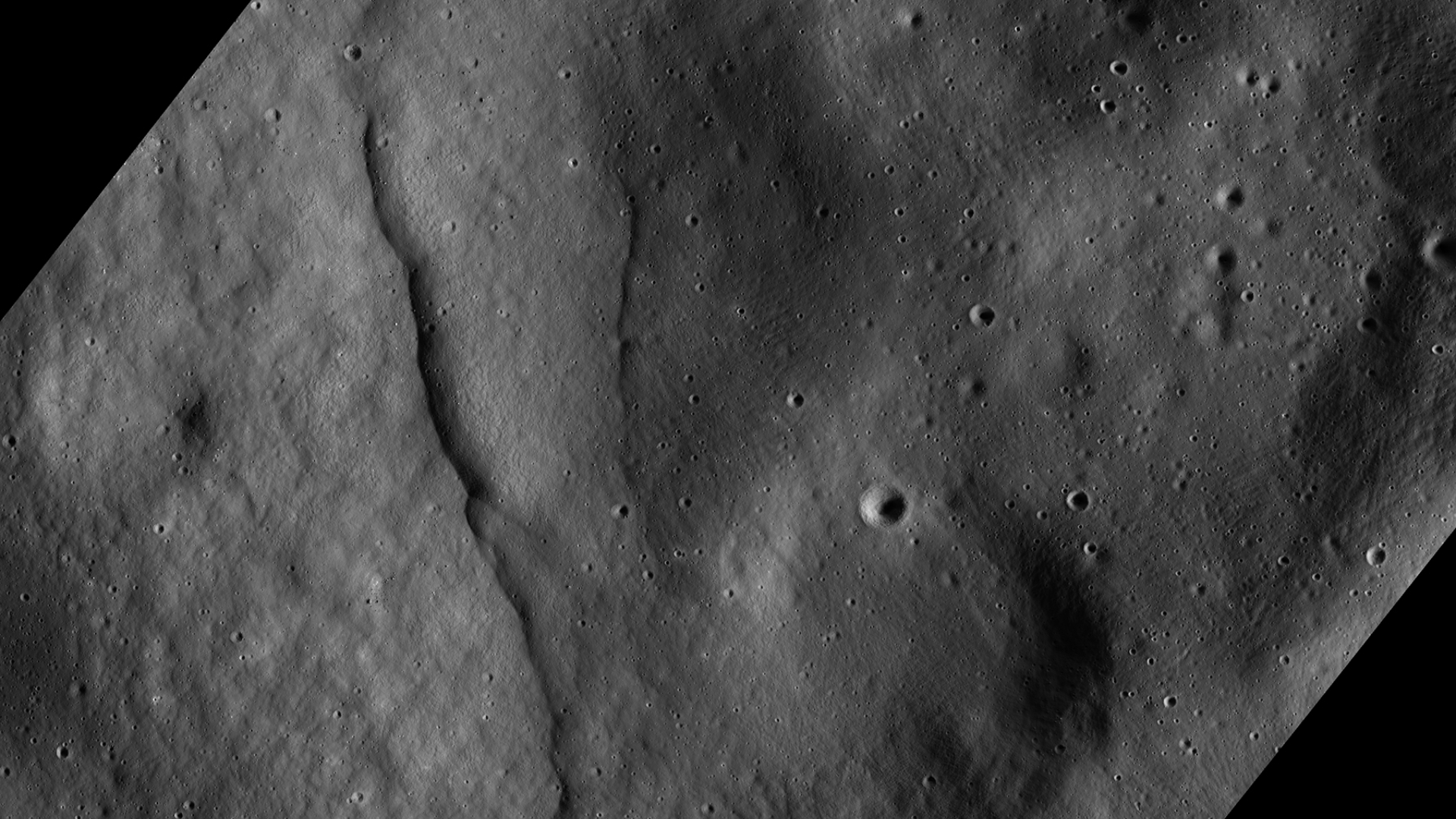 航天图片资料 · Lobate scarps on the moon.