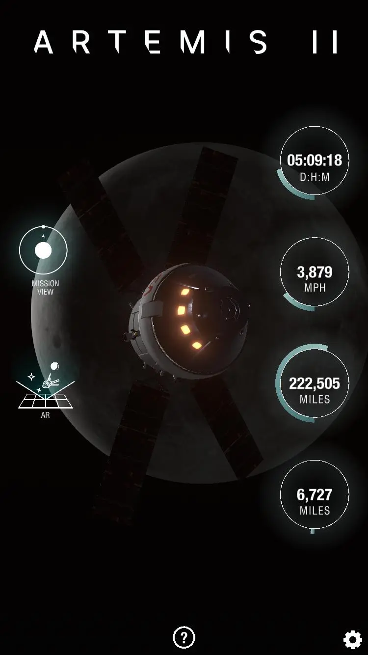 航天图片资料 · Screenshot of NASA’s Artemis Real-Time Website (AROW) mobile app showing the Artemis II mission. The Orion spacecraft appears near the Moon with circular overlays displaying countdown time, speed, and distance metrics.
