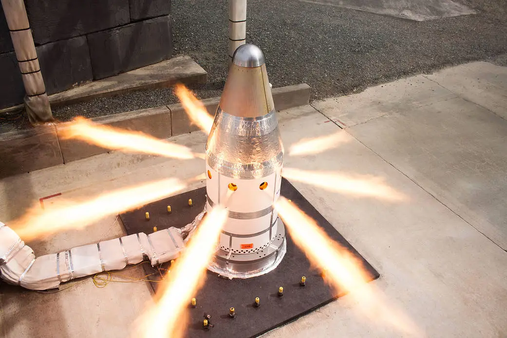航天图片资料 · Orion Launch Abort System Attitude Control Motor Hot-Fire Test