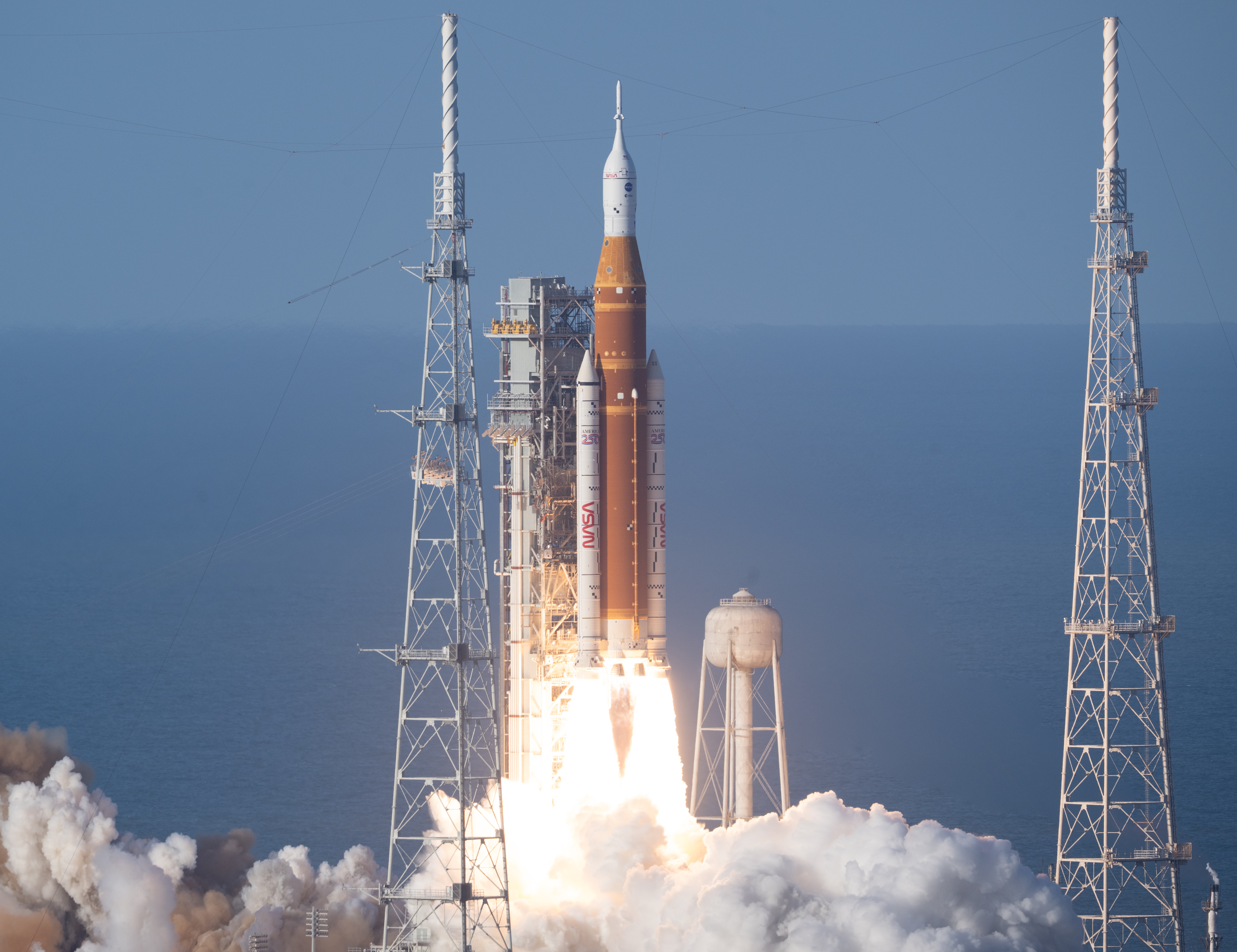 Artemis I的来源关联配图，不表示本次发射实拍；署名：NASA/Joel Kowsky