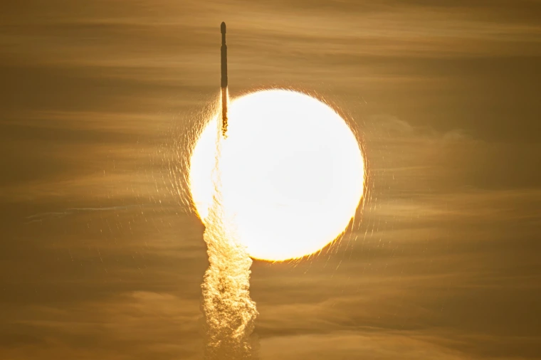 航天图片资料 · A SpaceX Falcon Heavy rocket with NASA’s Nancy Grace Roman Telescope on board launches Sunday from Kennedy Space Center.