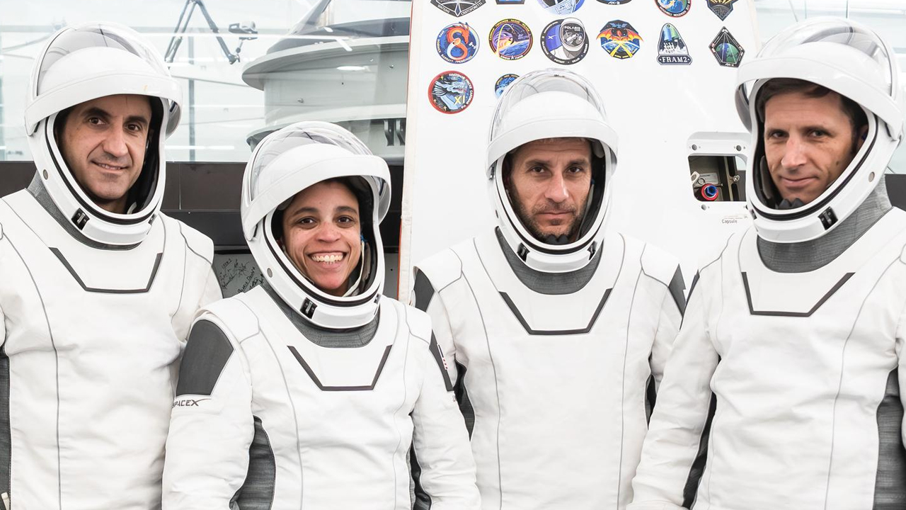 航天图片资料 · Netflix To Stream Spacex Crew 13 Launch