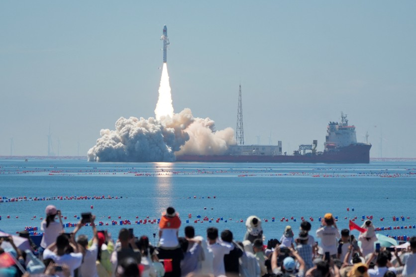 航天图片资料 · Jielong-3 carrier rocket carrying two satellites Dongfang