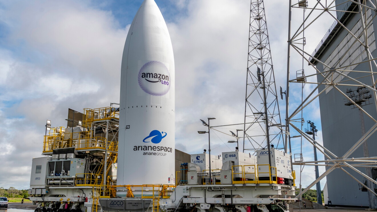 航天图片资料 · An Amazon Leo satellite standing upright at a space center
