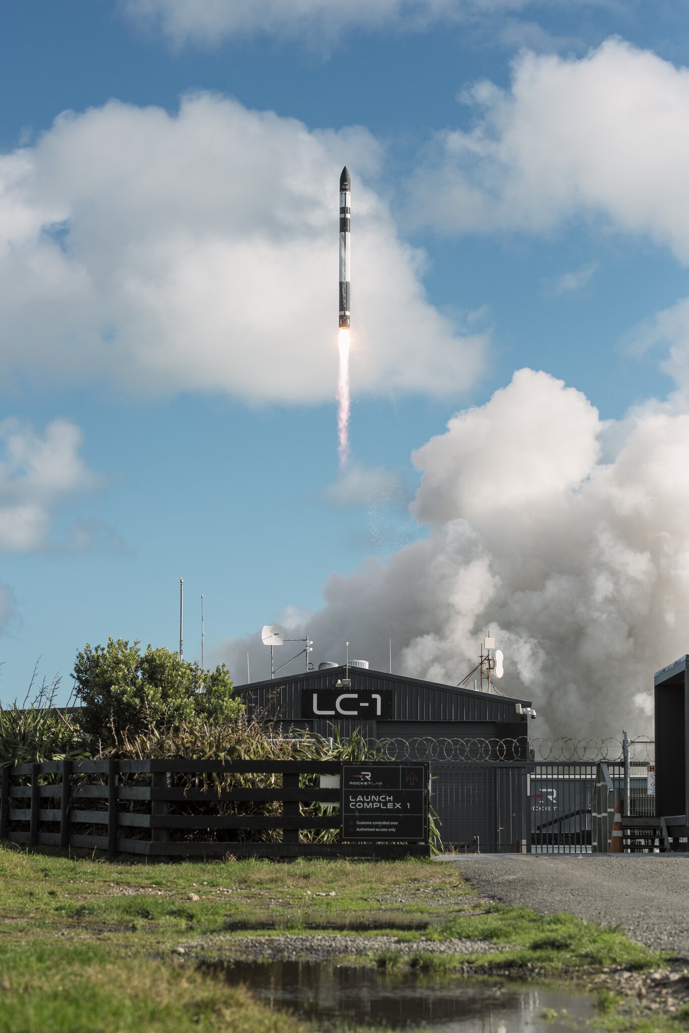 航天图片资料 · Rocket Lab Completes Second Dedicated Launch for Japan Aerospace Exploration Agency (JAXA)