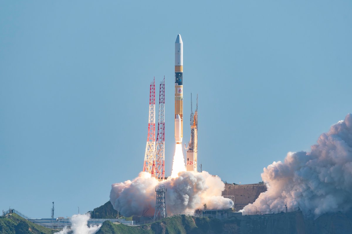航天图片资料 · H-IIA 202 liftoff (XRISM & SLIM)