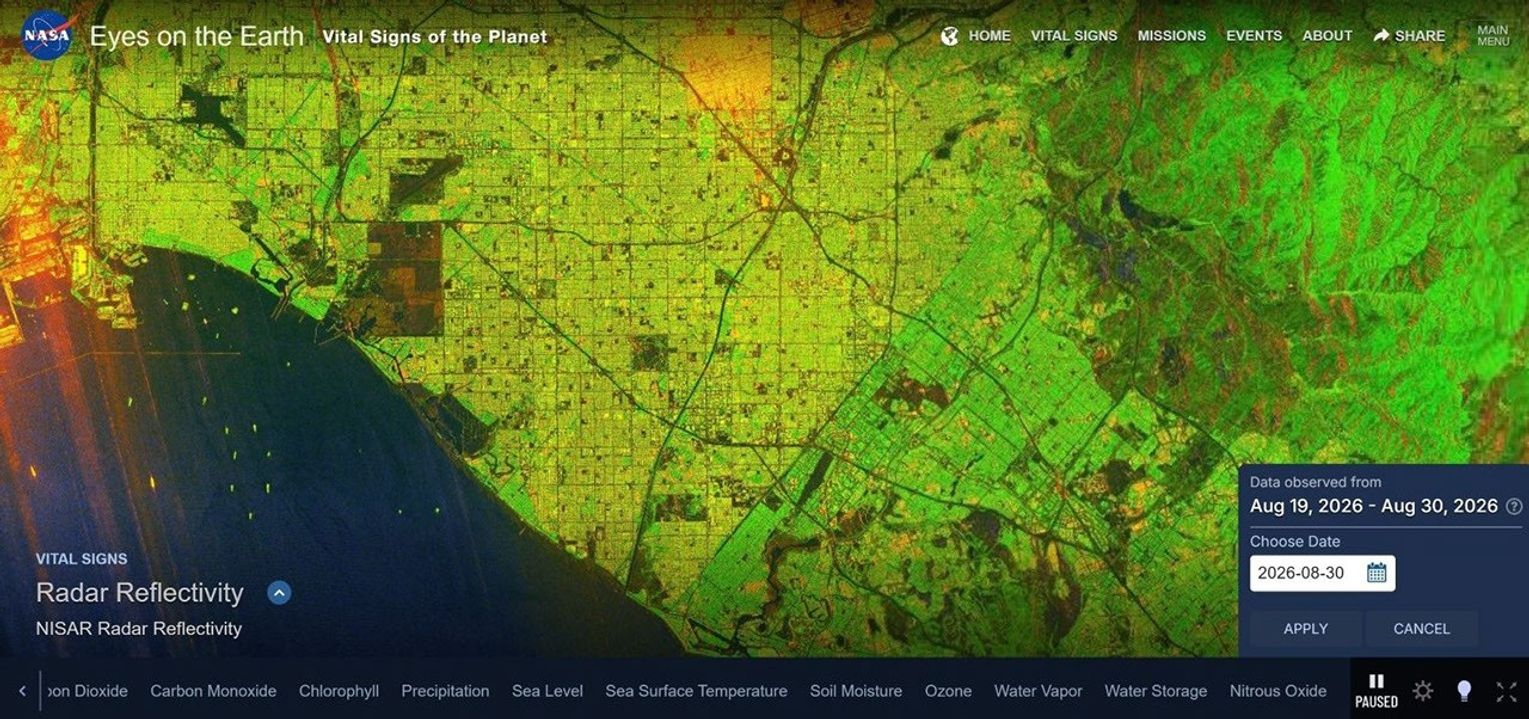航天图片资料 · An image from above the Los Angeles metro area as seen in Eyes on the Earth with NISAR radar reflectivity data that is in bright colors of green, yellow, red and orange.