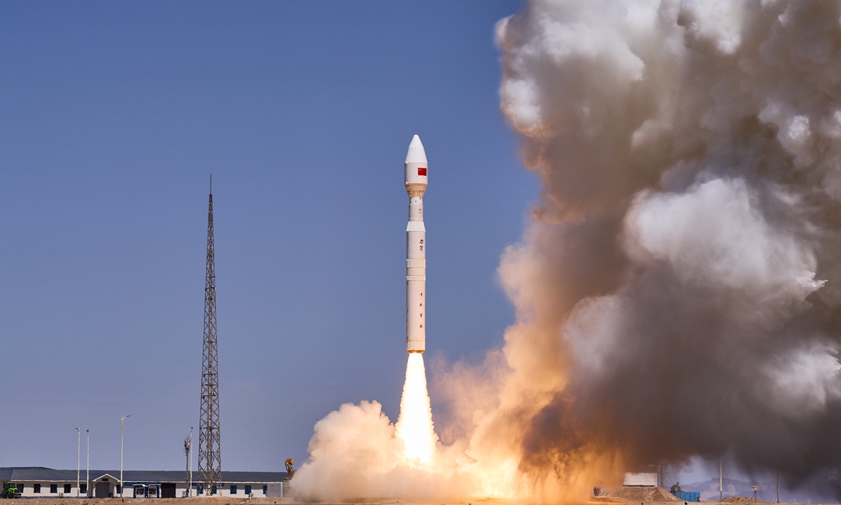 航天图片资料 · CAS Space's Kinetica-1 Y14 carrier rocket blasts off at 11:44 am from Northwest China's Dongfeng space innovation pilot zone on June 15, 2026. Photo: Courtesy of CAS Space