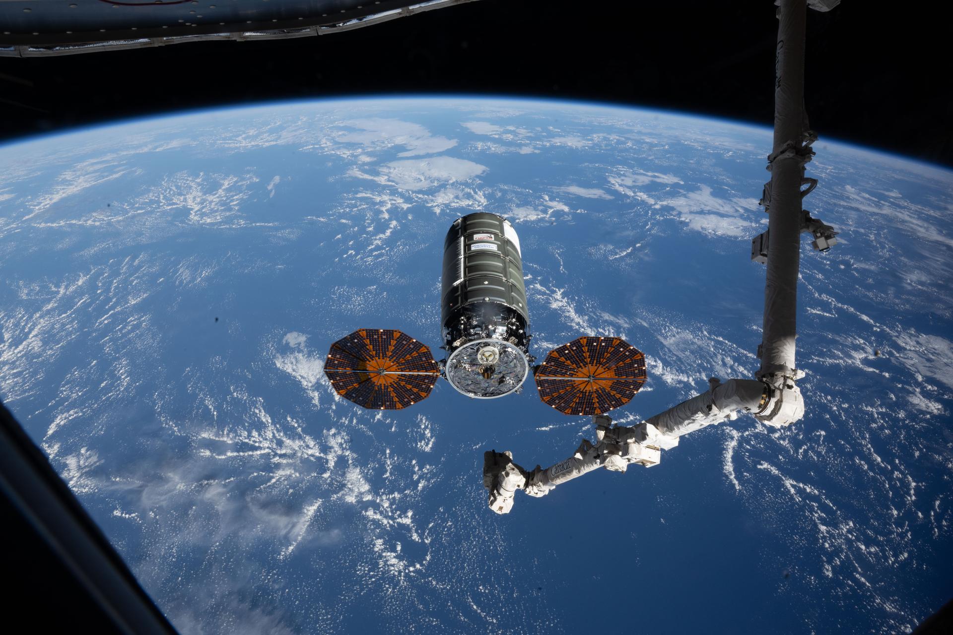 航天图片资料 · iss074e0458241 (April 13, 2026) --- Northrop Grumman's Cygnus XL cargo spacecraft rests at its capture point, 12 meters from the International Space Station, as the Canadarm2 robotic arm prepares to grapple the resupply ship. Cygnus XL delivered more than 11,000 pounds of new science experiments, lab hardware, and crew supplies for the Expedition 74 crew.