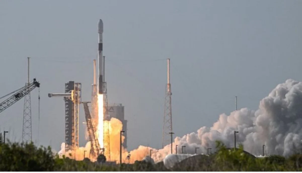 航天图片资料 · SpaceX set to send Google AI chips into space for data centers