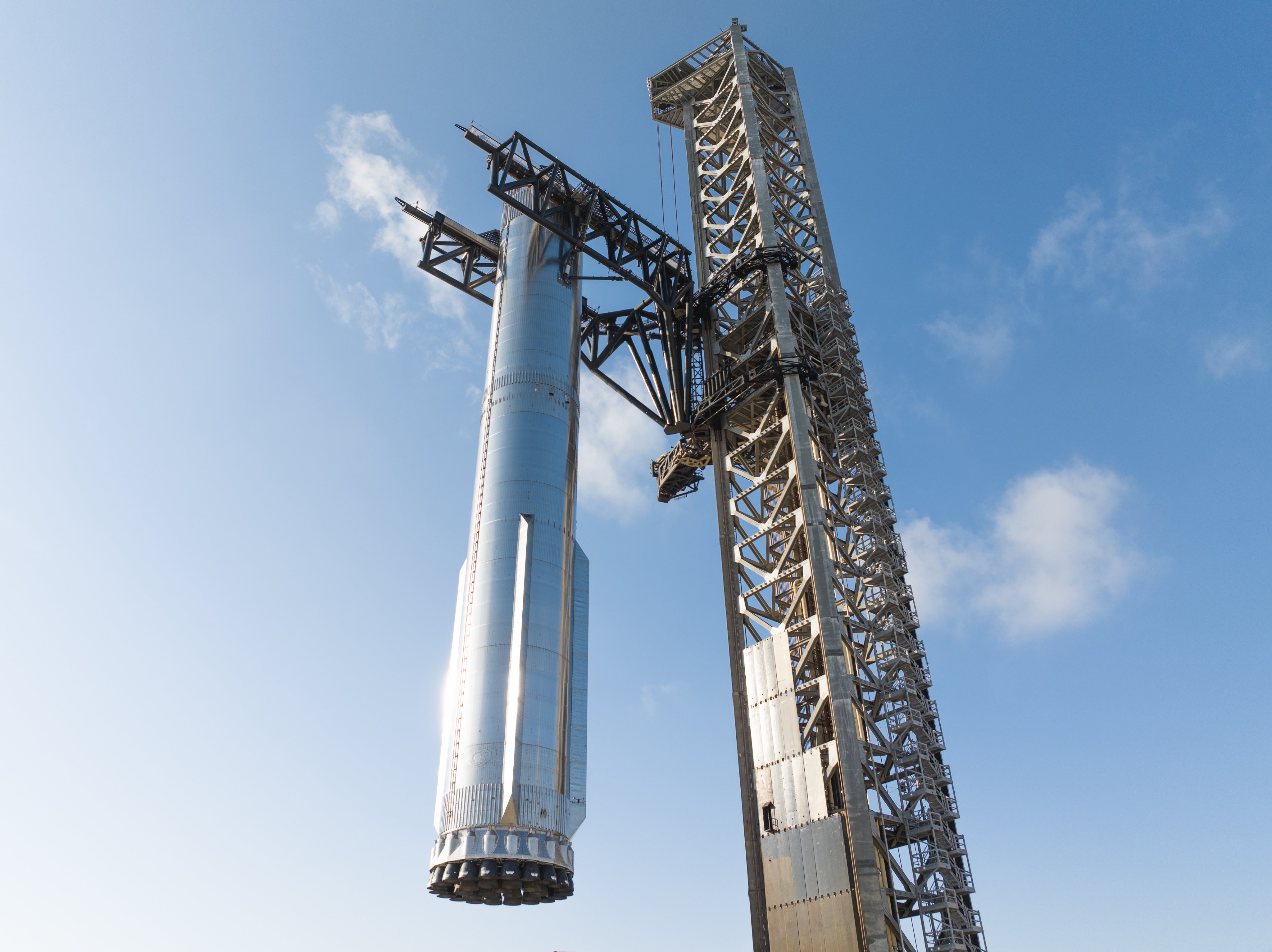 航天图片资料 · Superheavy Booster 16 (Starship Flight 10)