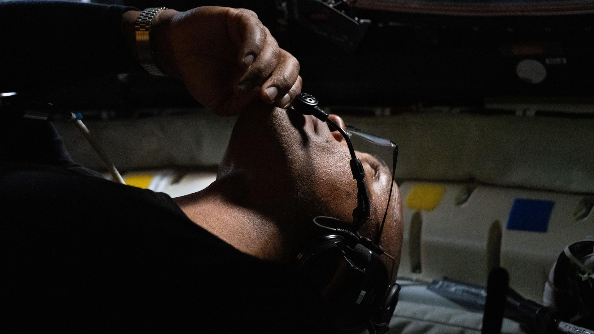航天图片资料 · Victor Glover in the Orion spacecraft.