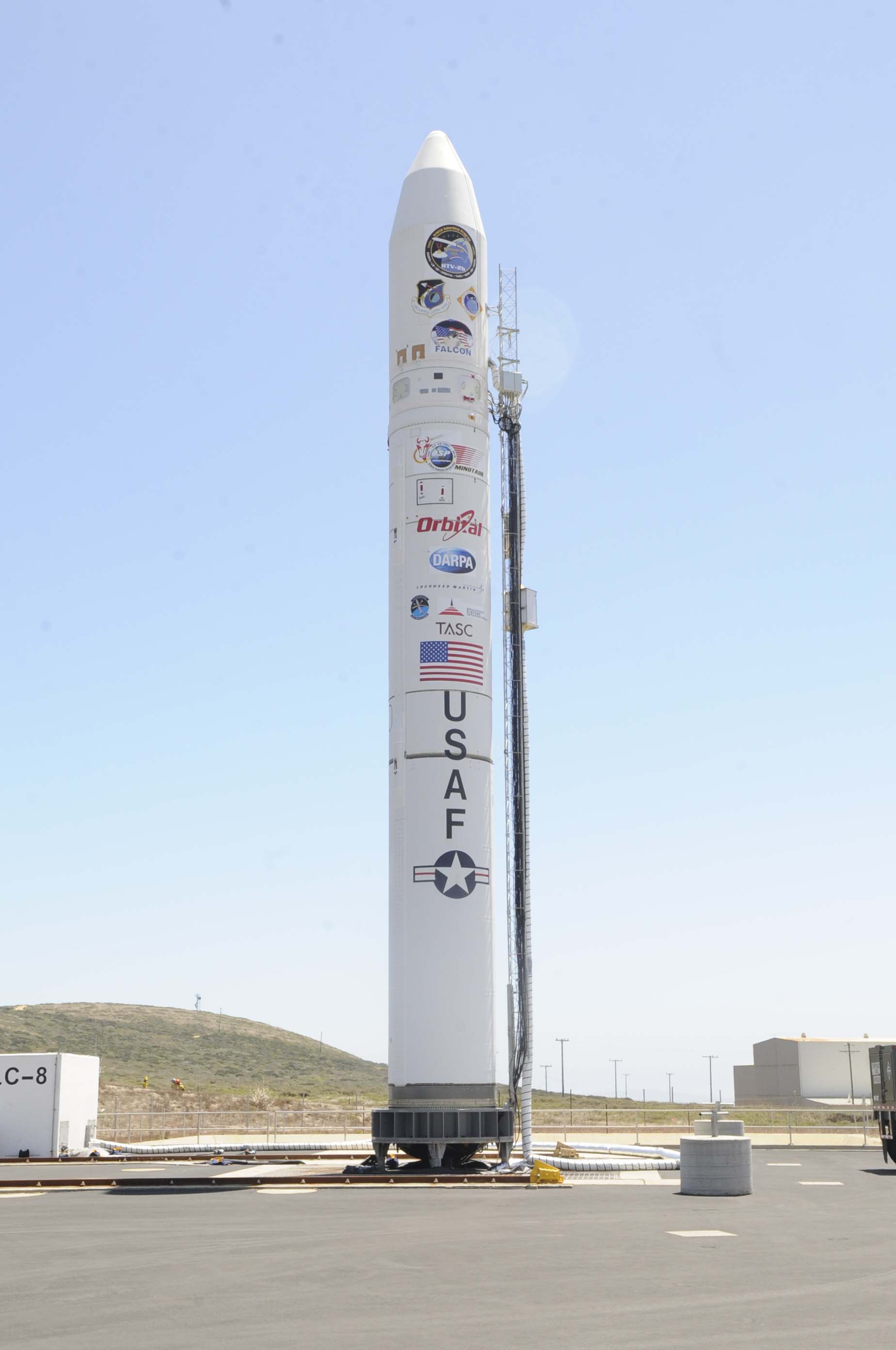 航天图片资料 · A Minotaur 4 rocket sits on its launch pedestal here Wednesday, Aug. 3, 2011. The Minotaur 4 will carry DARPA's hypersonic HTV-2 aircraft scheduled to launch from Vandenberg Air Force Base in California in August 2011.