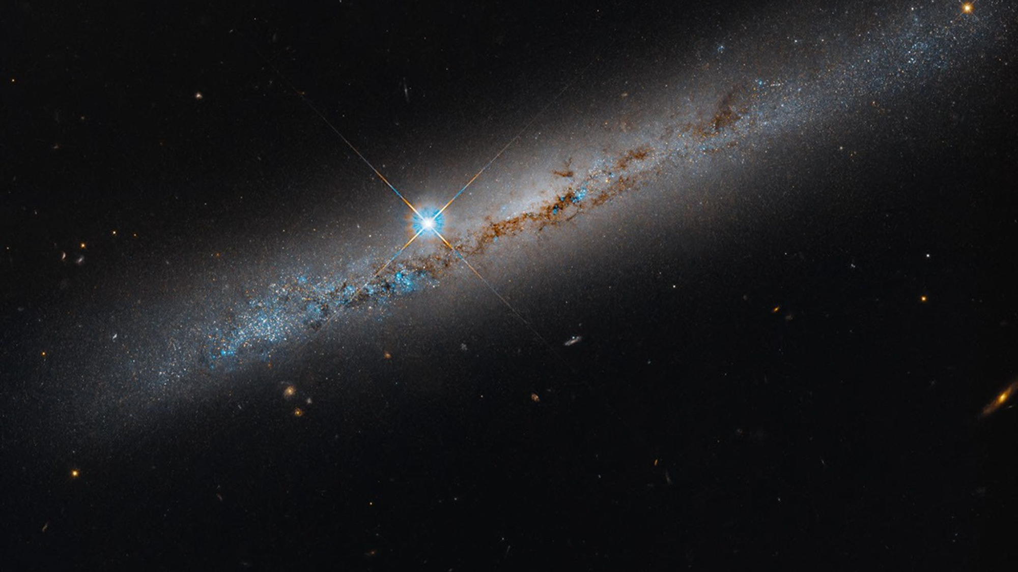 航天图片资料 · The side-view of a spiral galaxy.