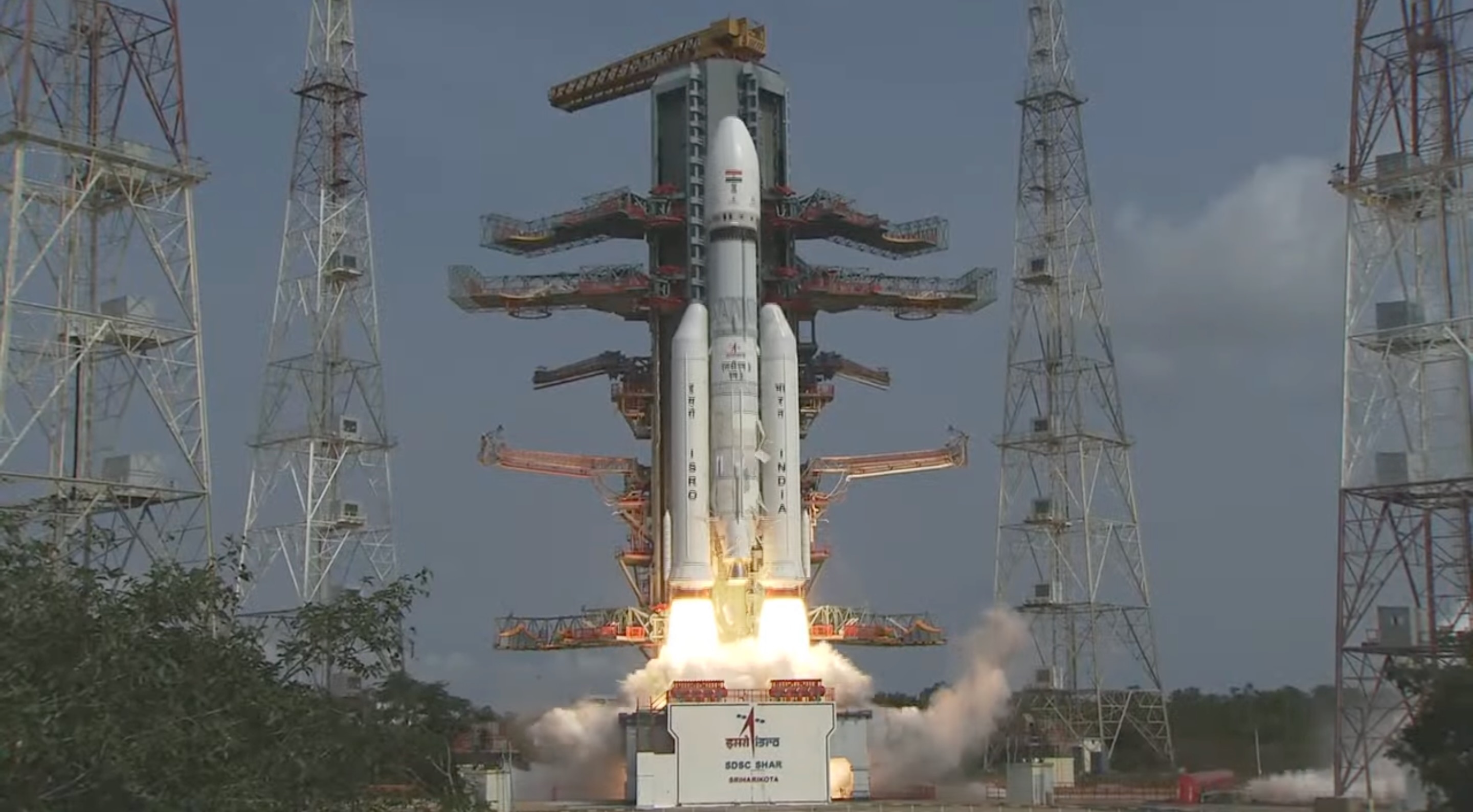 航天图片资料 · An Indian LVM3 rocket launches the final 36 satellites for OneWeb's first-generation broadband constellation from Satish Dhawan Space Centre on March 25, 2023.