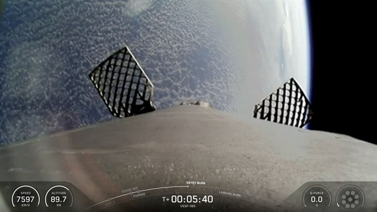 航天图片资料 · View from the first stage of SpaceX's Falcon 9 rocket during the launch of the USSF-385 mission for the U.S. Space Force on Sept. 26, 2026.