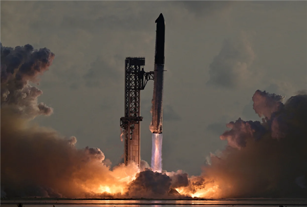 航天图片资料 · 引擎罢工也挡不住 SpaceX“星舰”首次成功进入地球轨道