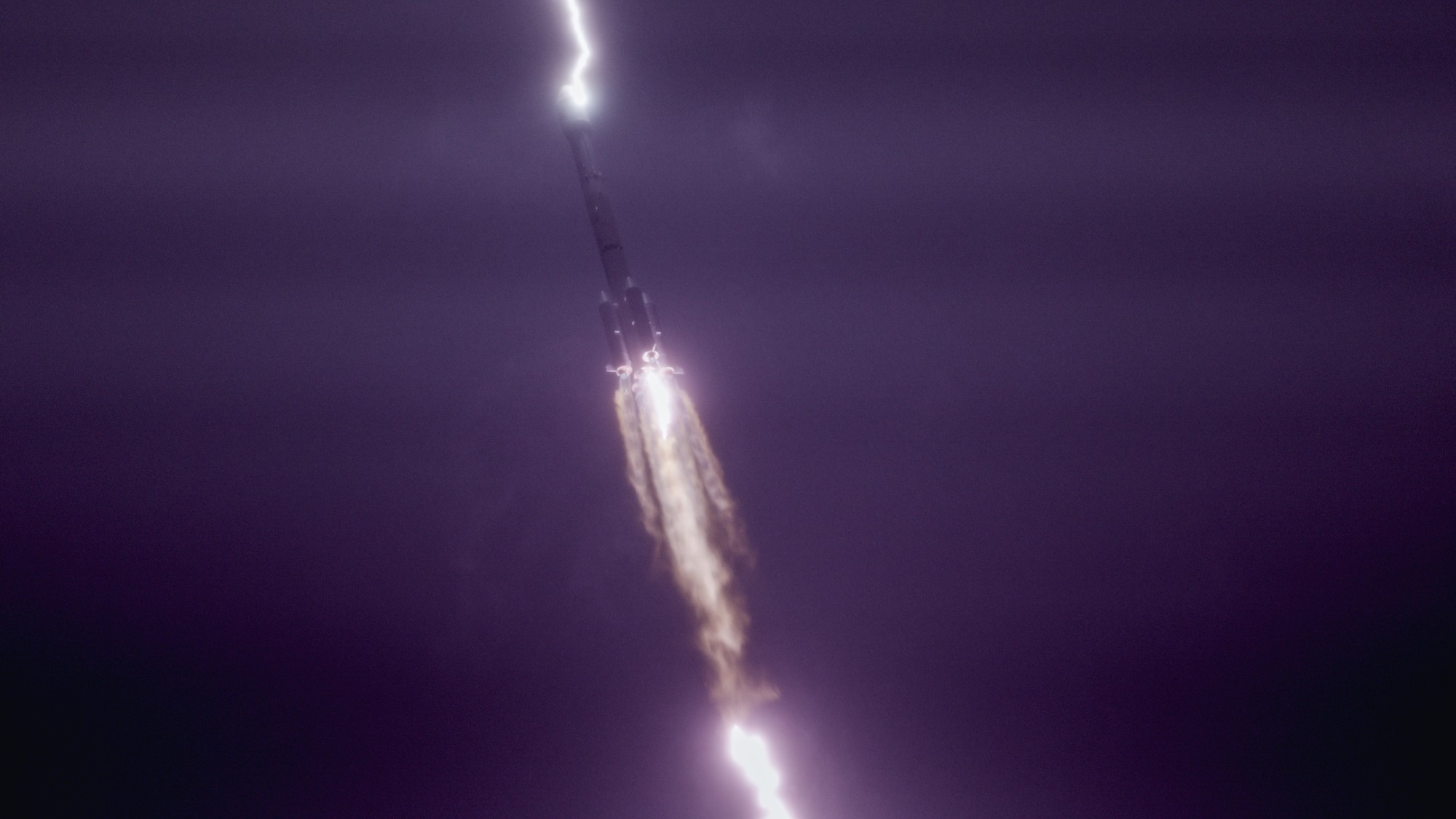 航天图片资料 · lightning strikes a rocket in the sky
