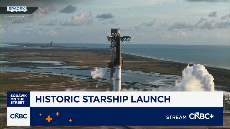 航天图片资料 · SpaceX launches its massive Starship rocket into orbit for the first time: What you need to know