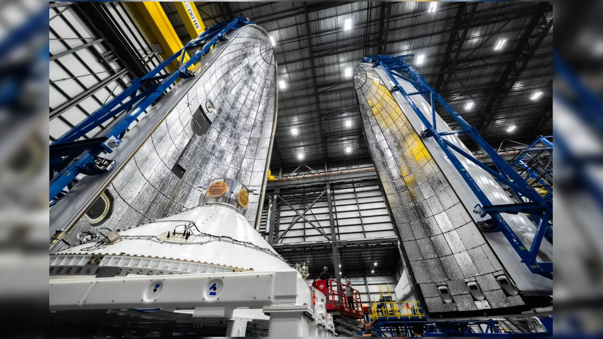 航天图片资料 · A Blue Origin Blue Ring payload pathfinder with its massive rocket fairings.