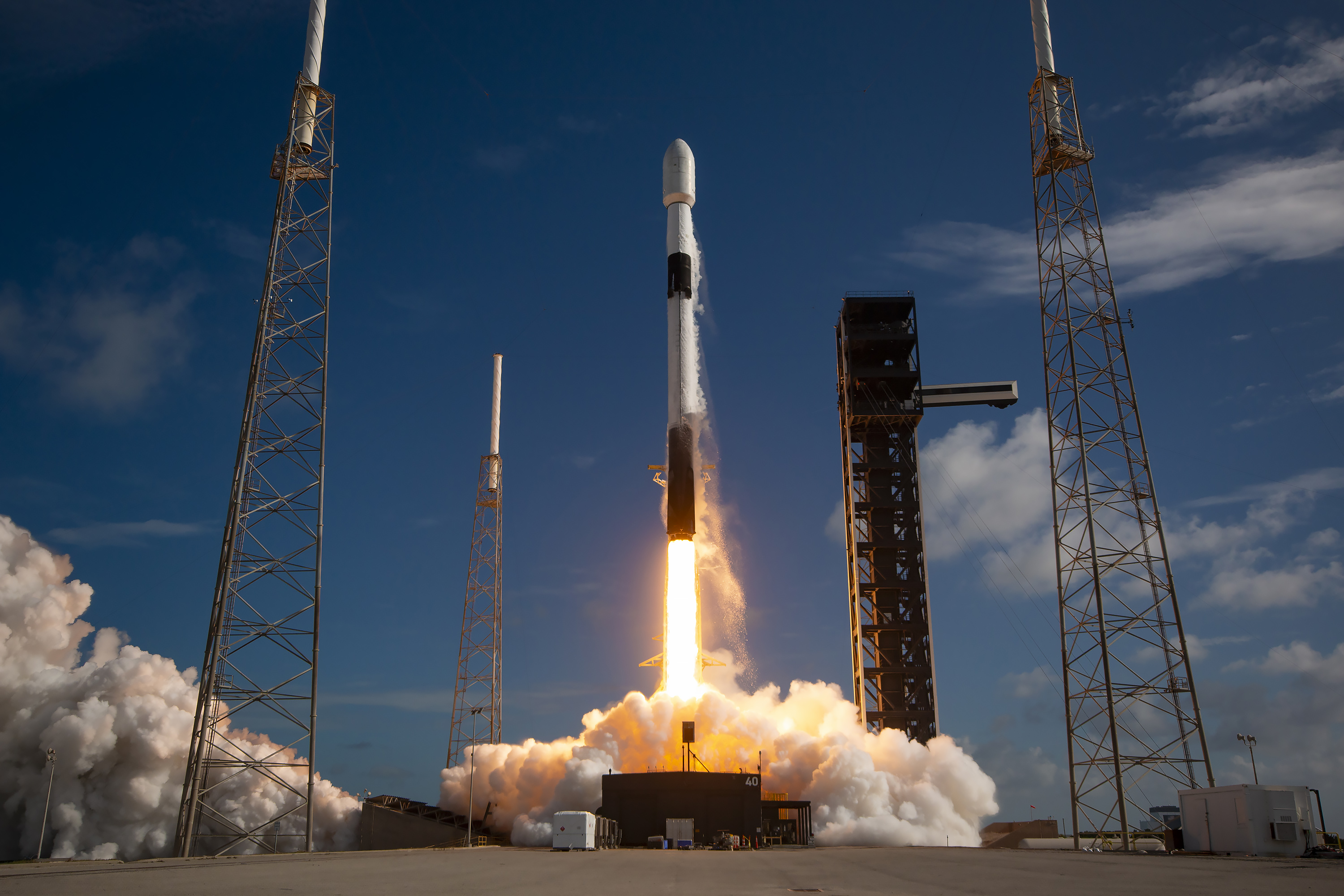 Astra 1P/SES-24的来源关联配图,不表示本次发射实拍;署名:SpaceX