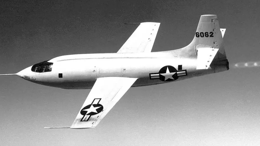 航天图片资料 · The Bell X-1 rocket plane was the first to break the supposed sound barrier (or Mach 1) on Oct. 14, 1947.