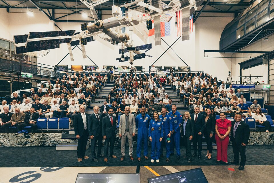 航天图片资料 · Artemis II astronauts visit the ESA workforce at ESTEC in the Netherlands.