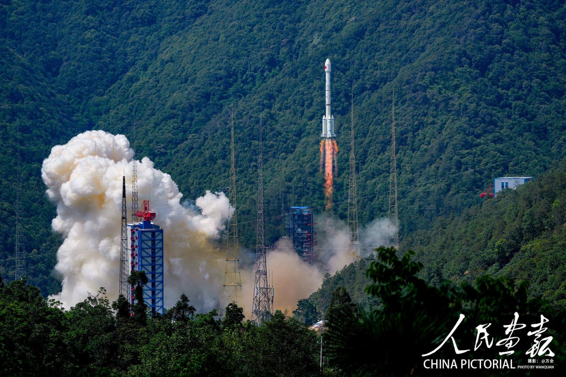 航天图片资料 · Long March 3B/E liftoff from LC-2 (Beidou-3 G4)