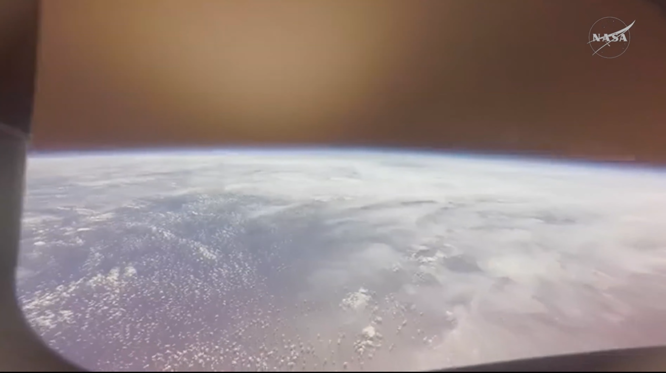 航天图片资料 · The Orion spacecraft reached Earth’s atmosphere 400,000 feet above the planet’s surface, traveling 35 times the speed of sound and about 1,956 statute miles from the splashdown site. This is where the spacecraft first encounters the upper atmosphere and begins its guided descent. Shortly after, Orion is in a planned communications blackout expected to last about six minutes as plasma built around the crew capsule during heating.