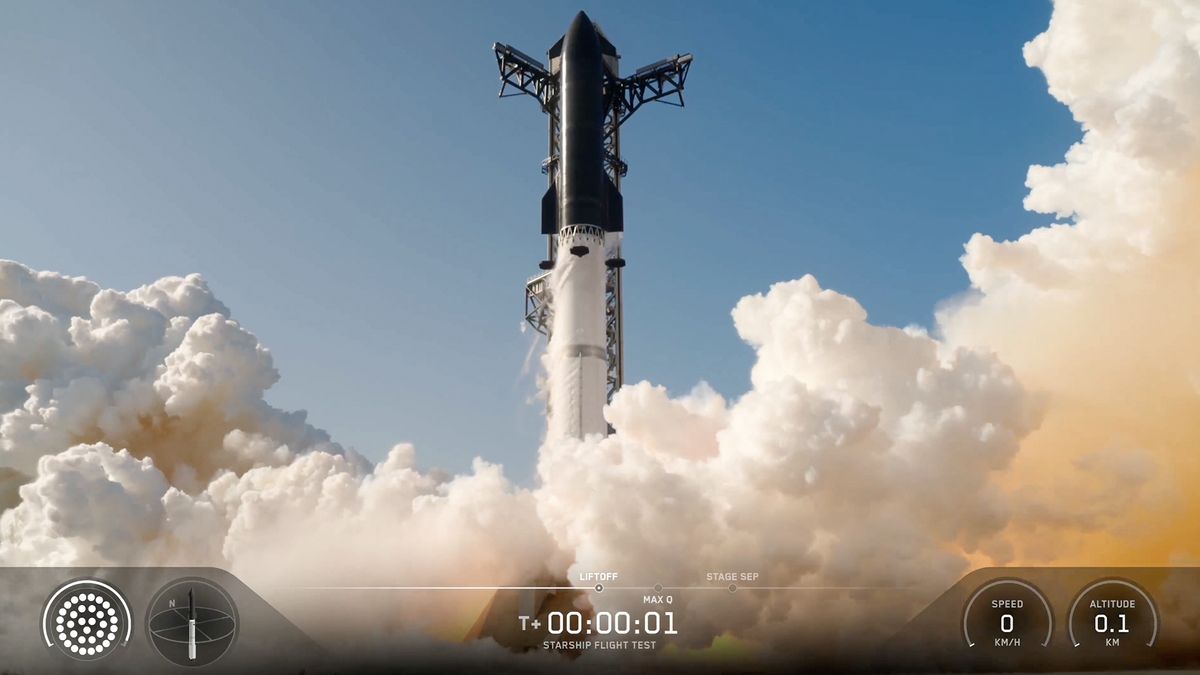 航天图片资料 · A towering SpaceX Starship Flight 13 rocket lifts off into a blue sky belching twin plumes of smoke.