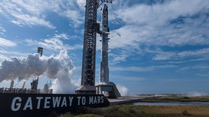 航天图片资料 · A Starship rocket at SpaceX's Starbase facility in Texas. (Photo: SpaceX) A Starship rocket stands tall at SpaceX's Starbase facility in Boca Chica, Texas, the launchpad for the company's most ambitious dreams yet. (Photo: X/@SpaceX)