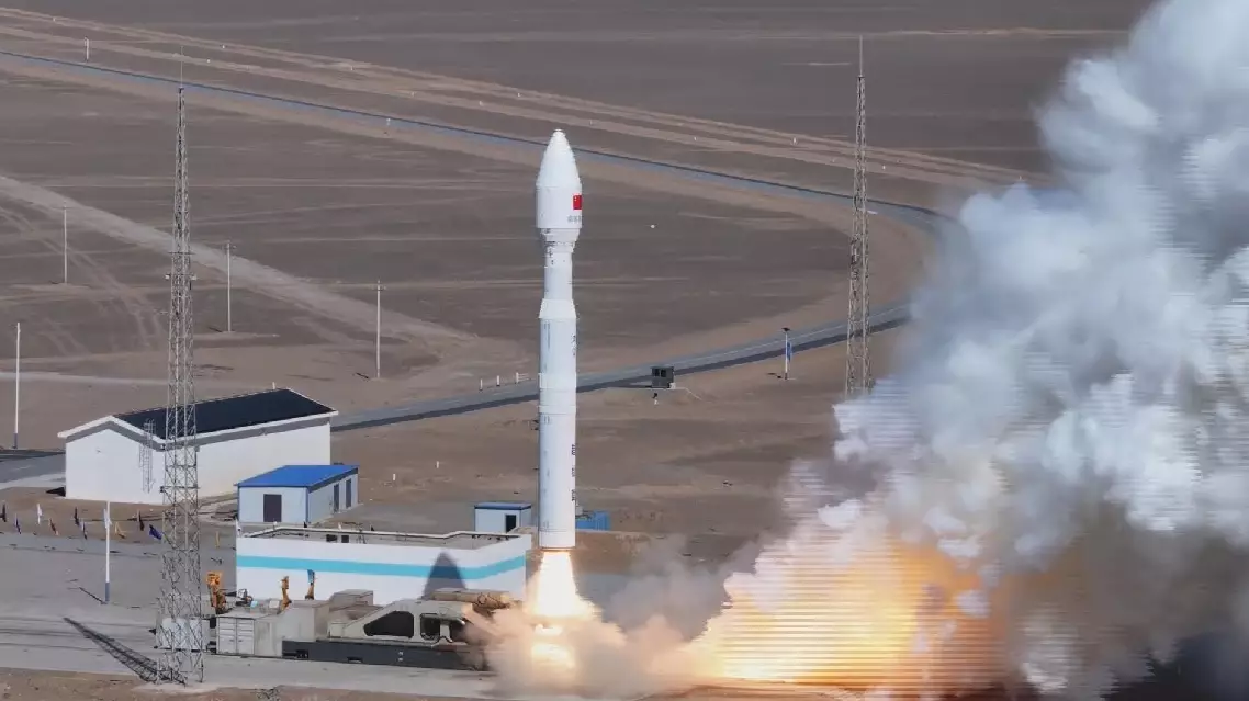 航天图片资料 · China launches Lijian-1 rocket, sending 9 satellites into orbit