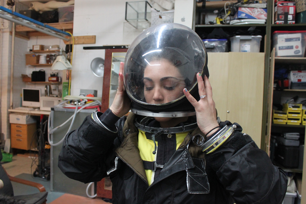 航天图片资料 · MDRS Crew 149 member Kellie Gerardi tries on her EVA suit.