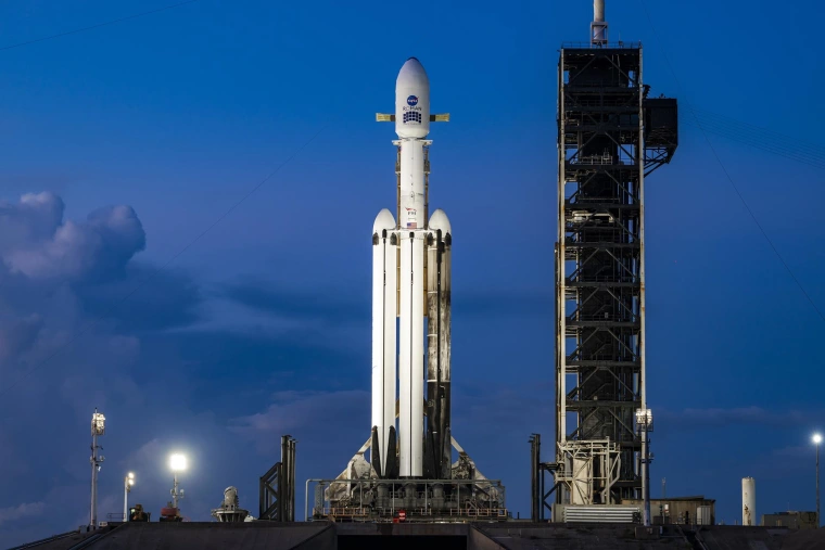 航天图片资料 · NASA’s Nancy Grace Roman Space Telescope aboard a SpaceX Falcon Heavy rocket at Kennedy Space Center, Fla., on Saturday.