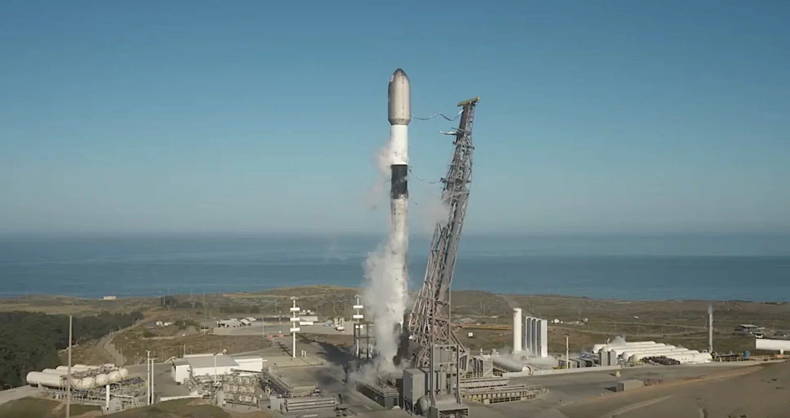 航天图片资料 · USSF-153 classified mission SpaceX