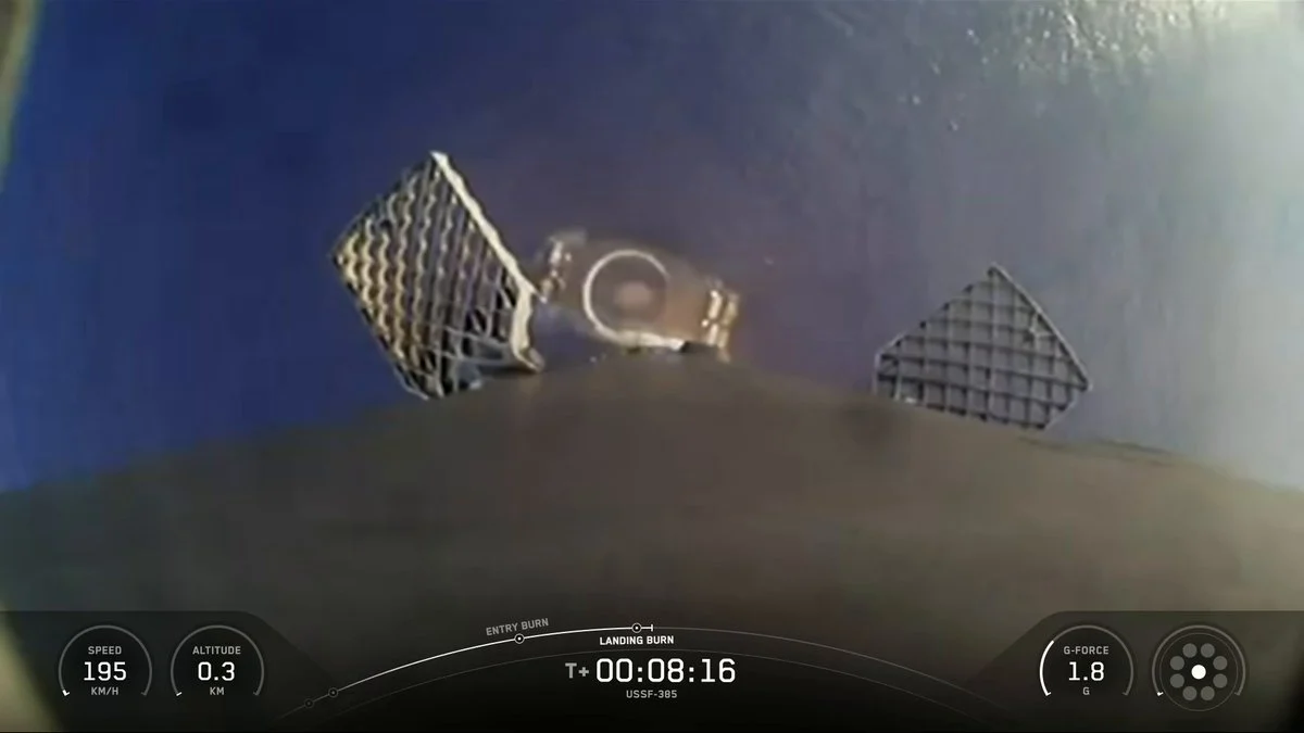 航天图片资料 · Falcon 9 first stage lands on Of Course I Still Love You droneship after USSF-385 launch