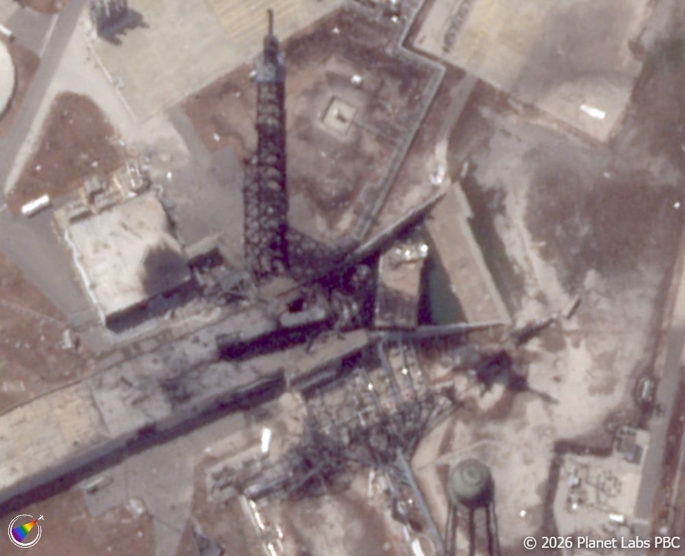 航天图片资料 · Satellite view of the aftermath of a rocket explosion on a lanchpad.