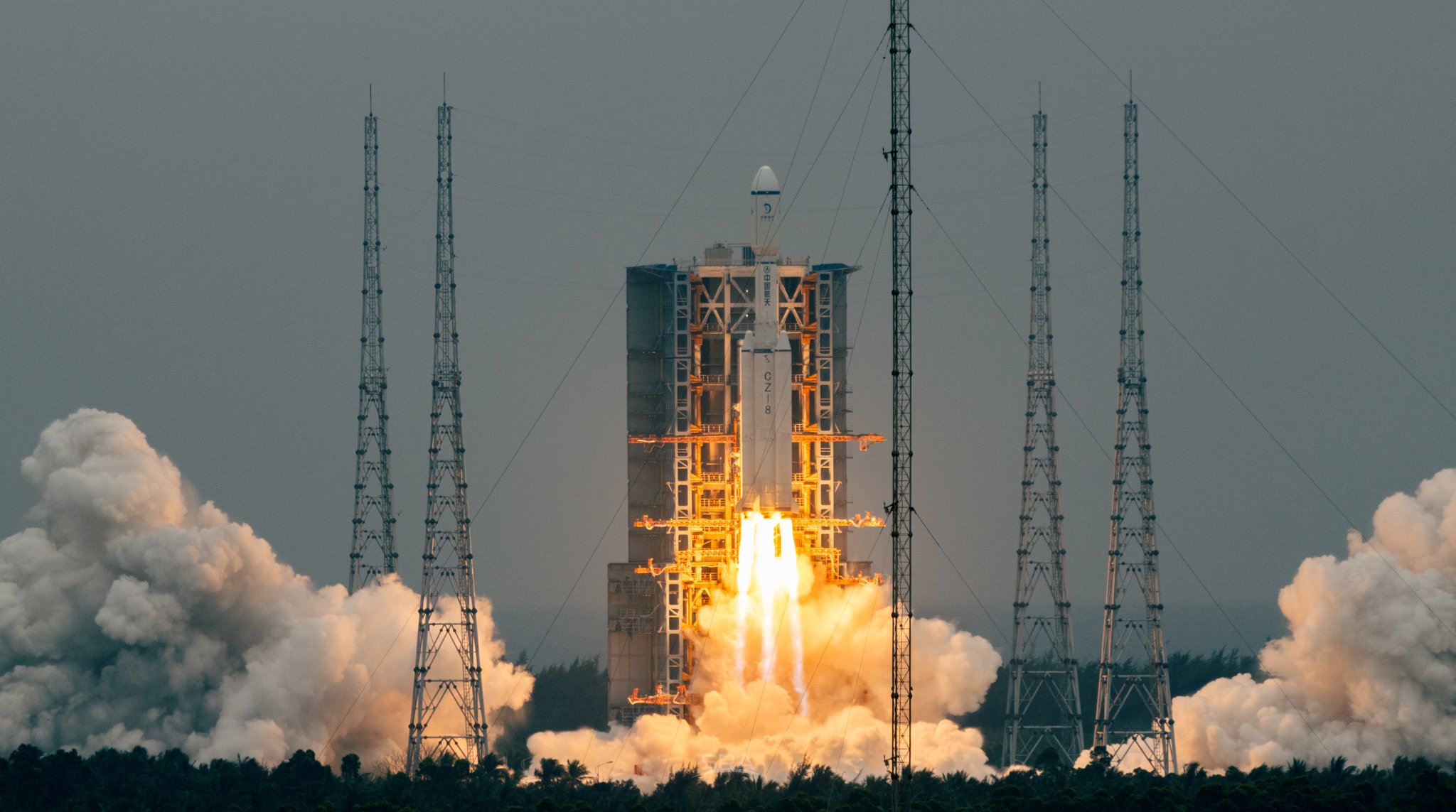 航天图片资料 · CZ-8 liftoff from pad 201 (Queqiao-2)