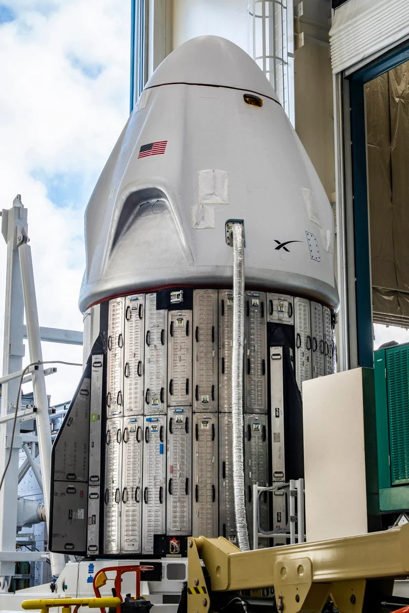 航天图片资料 · SpaceX Dragon rollout to Pad 40 for Crew-13 mission