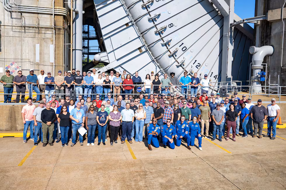 航天图片资料 · At the space center, the crew got to see the Fred Haise Test Stand, where RS-25 rockets were...